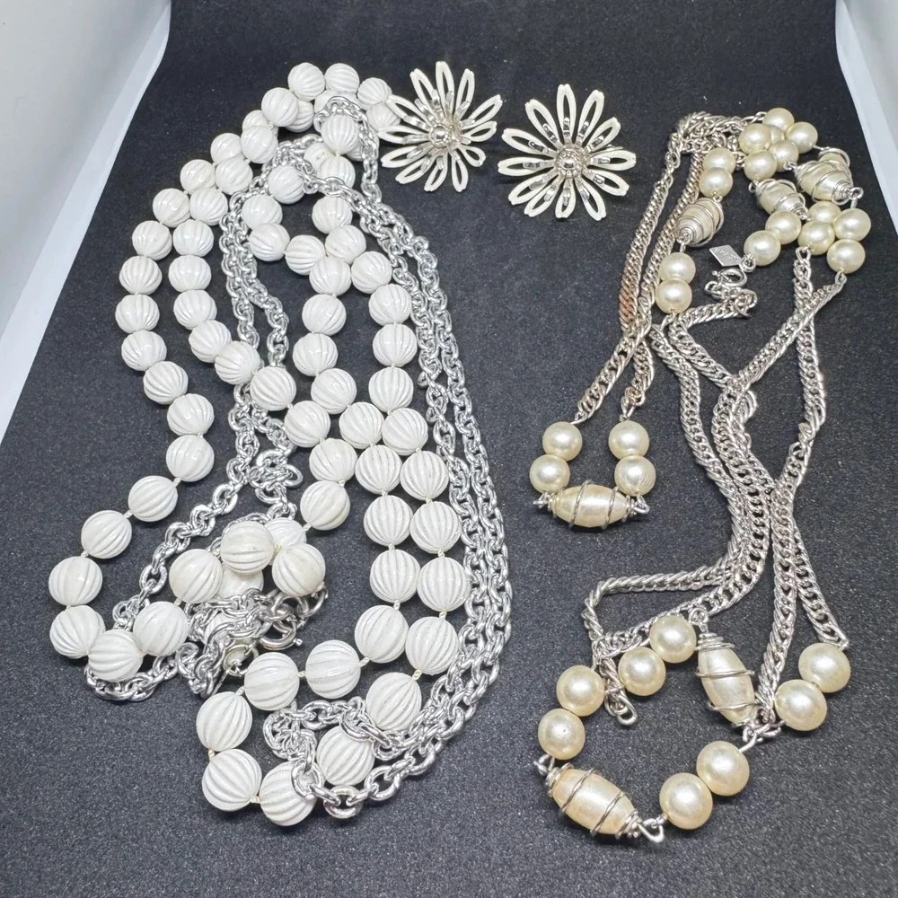 Sarah Coventry 2 Necklace and 1 pair Earring lot Beaded Silver Tone‎ Vintage